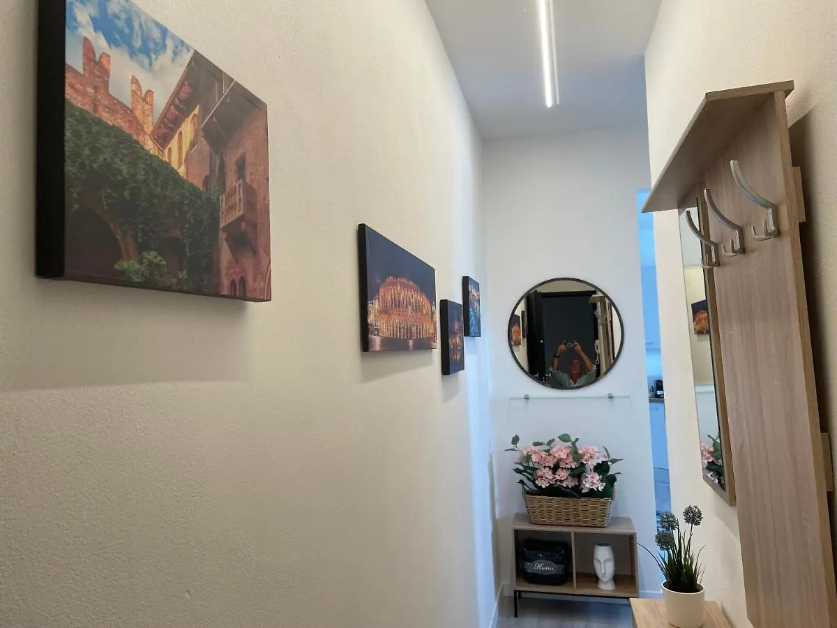 베로나 Residenza Il Melograno Fiera 아파트