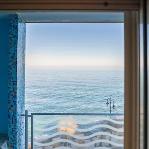 https://miluseaview-ampia-casa-vista-mare.barihotels.org